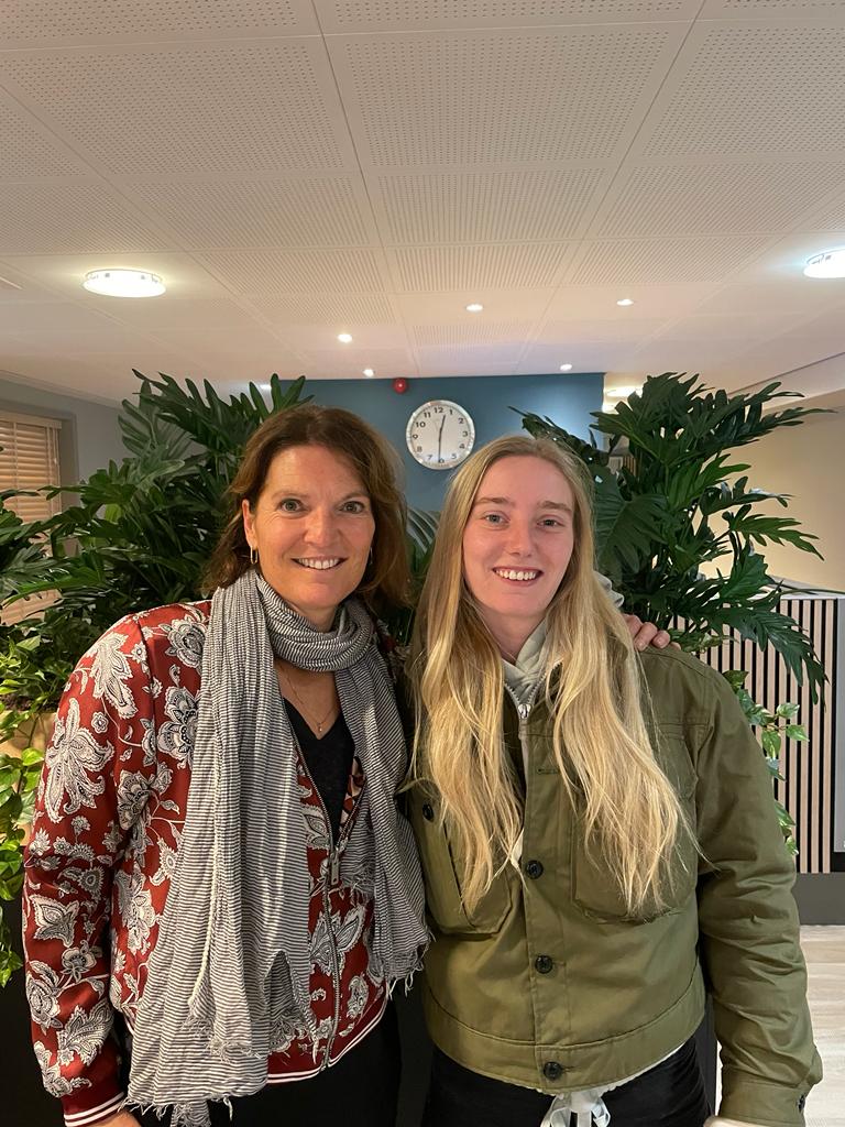 Regine Grimm en Noortje Beukeboom